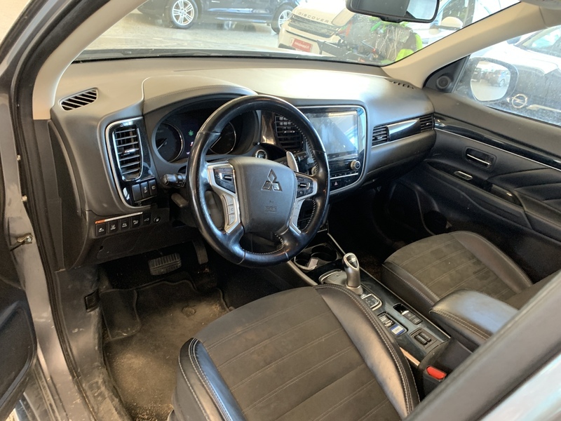 Mitsubishi Outlander PHEV vaihtoauto