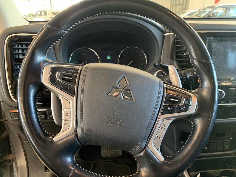 Mitsubishi Outlander PHEV vaihtoauto