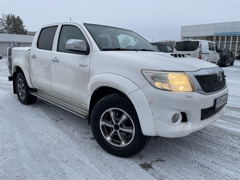 Toyota Hilux vaihtoauto