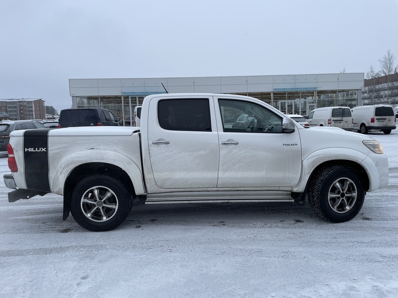 Toyota Hilux vaihtoauto