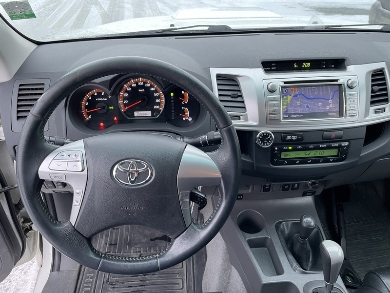 Toyota Hilux vaihtoauto