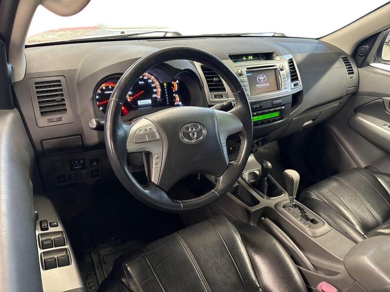 Toyota Hilux vaihtoauto