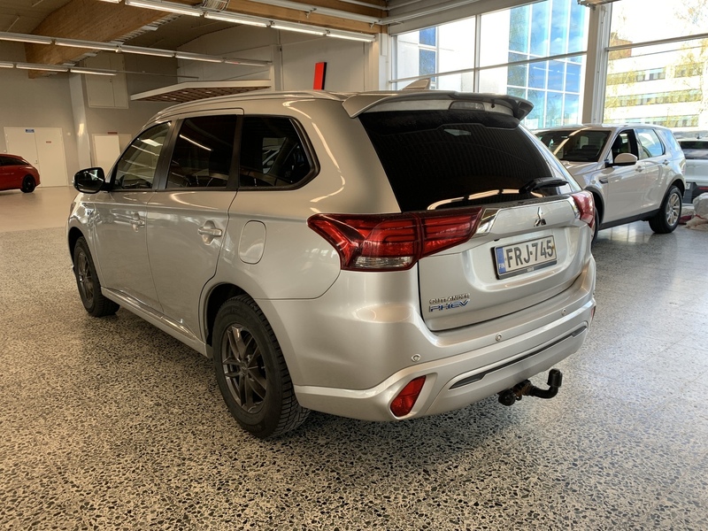 Mitsubishi Outlander PHEV vaihtoauto