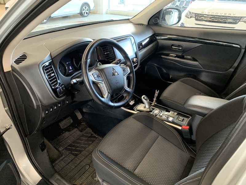 Mitsubishi Outlander PHEV vaihtoauto