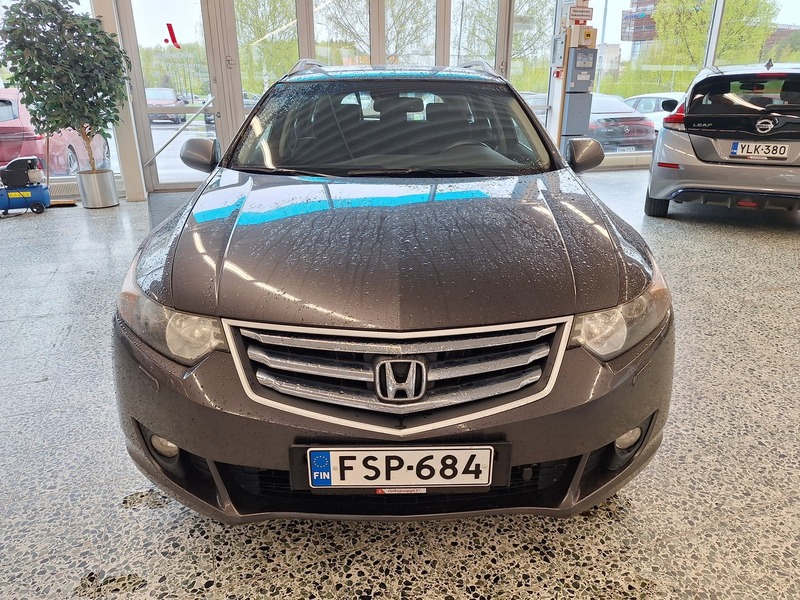 Honda Accord vaihtoauto