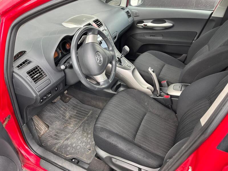 Toyota Auris vaihtoauto