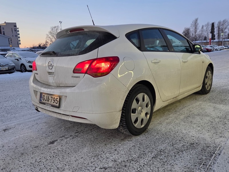Opel Astra vaihtoauto