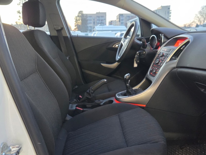 Opel Astra vaihtoauto