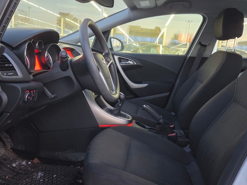 Opel Astra vaihtoauto