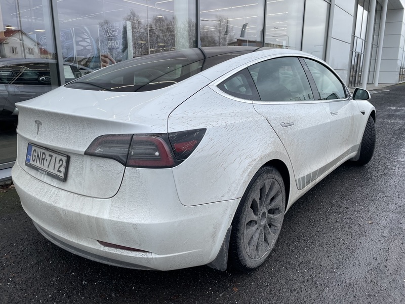 Tesla Model 3 vaihtoauto
