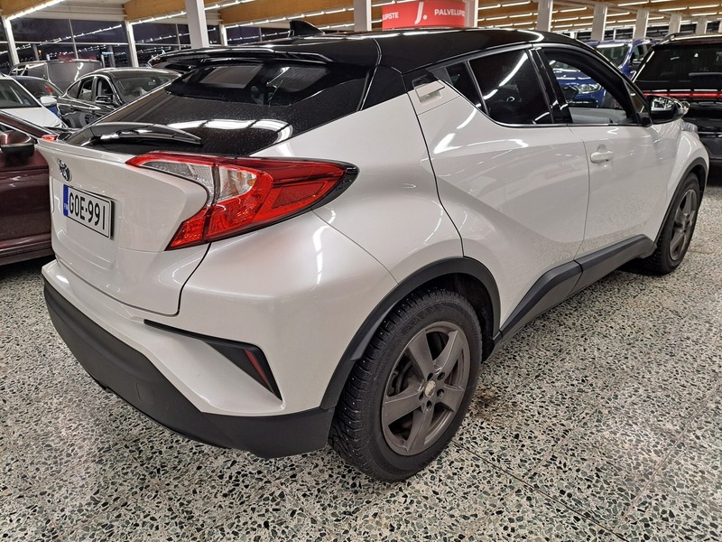 Toyota C-HR vaihtoauto