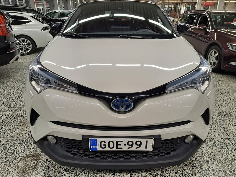 Toyota C-HR vaihtoauto