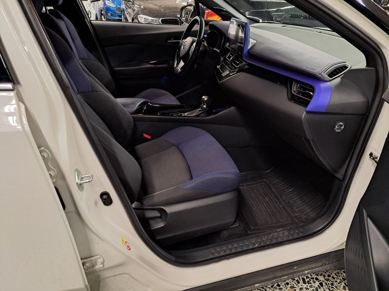 Toyota C-HR vaihtoauto