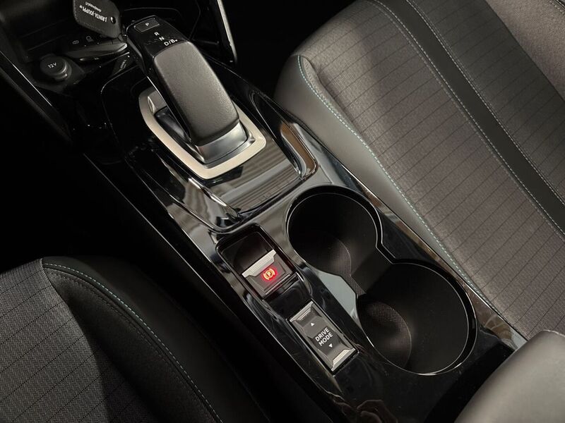 Peugeot e-2008 vaihtoauto