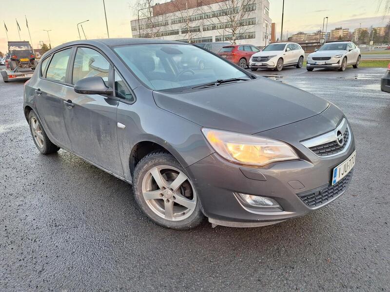 Opel Astra vaihtoauto