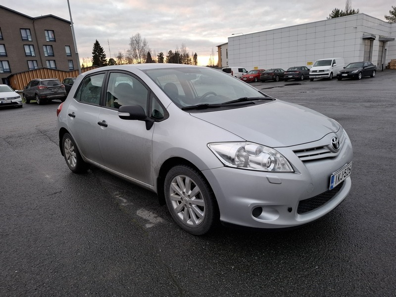 Toyota Auris vaihtoauto