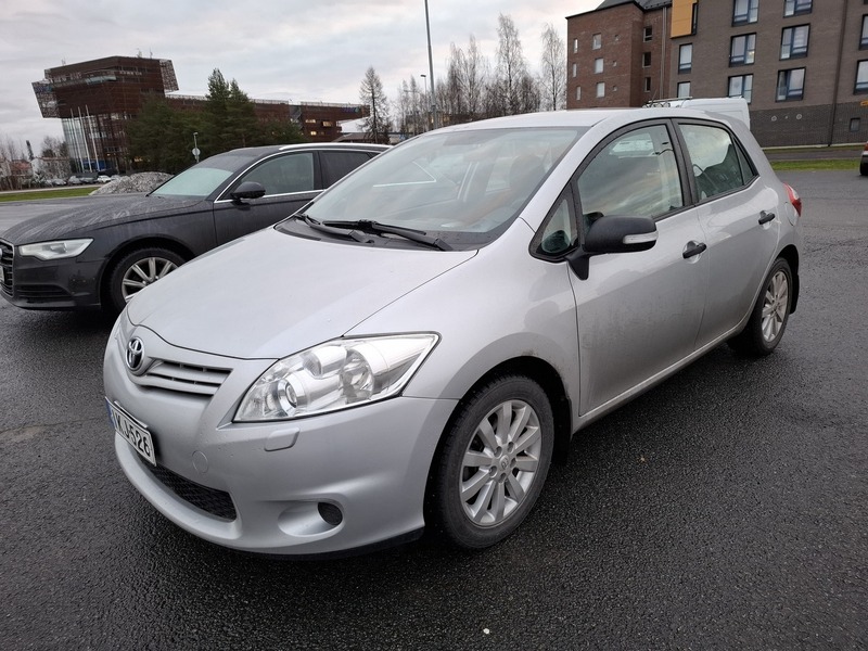 Toyota Auris vaihtoauto