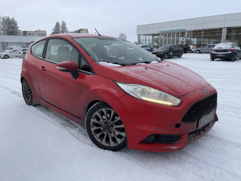 Ford Fiesta vaihtoauto