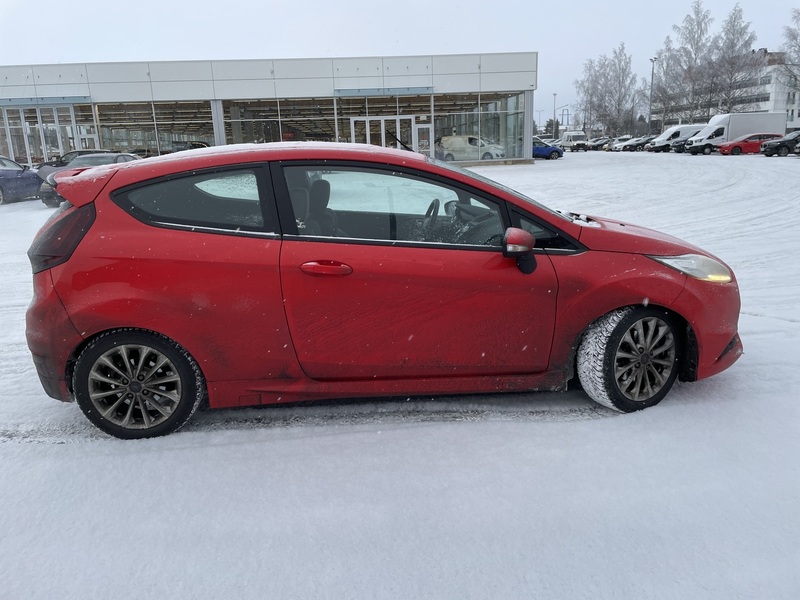 Ford Fiesta vaihtoauto