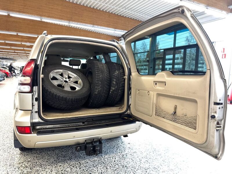 Toyota Land Cruiser vaihtoauto