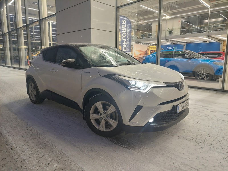 Toyota C-HR vaihtoauto