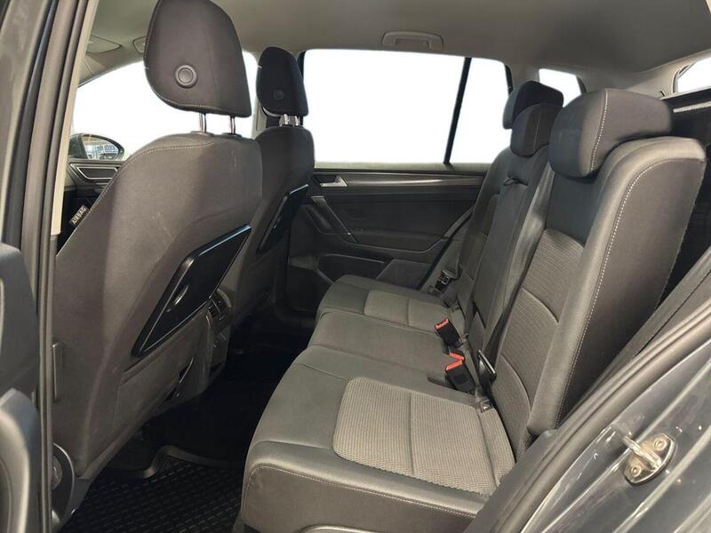 Volkswagen Golf Sportsvan vaihtoauto