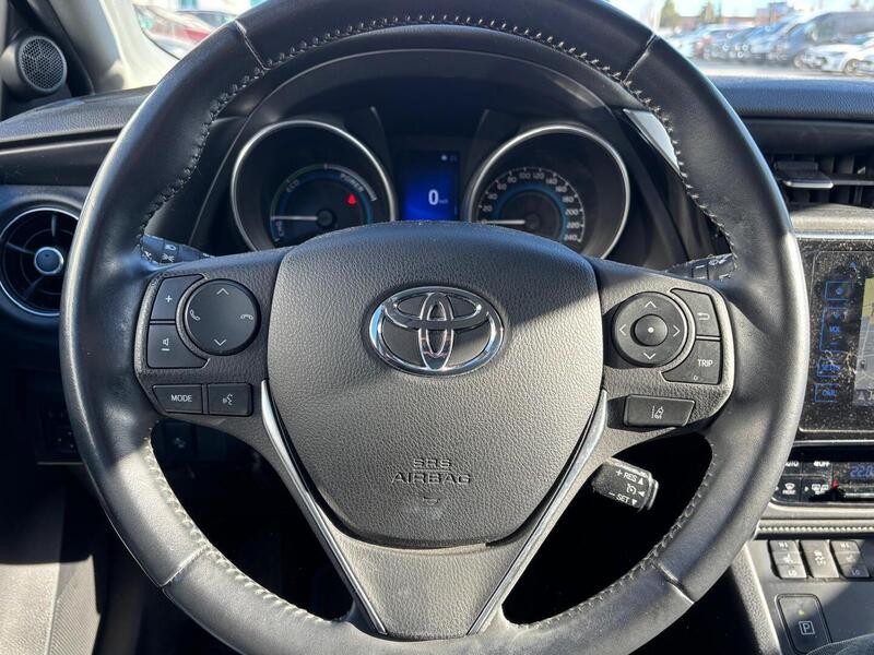 Toyota Auris vaihtoauto