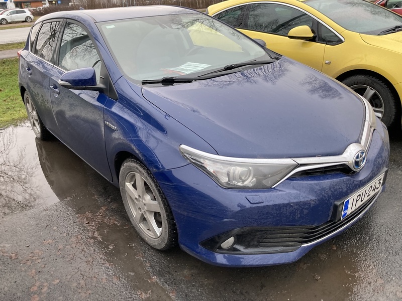 Toyota Auris vaihtoauto