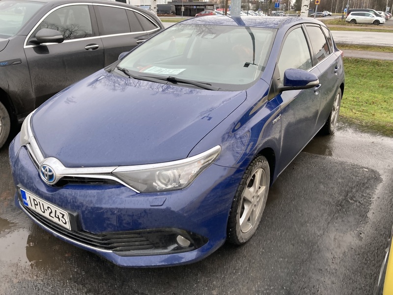 Toyota Auris vaihtoauto