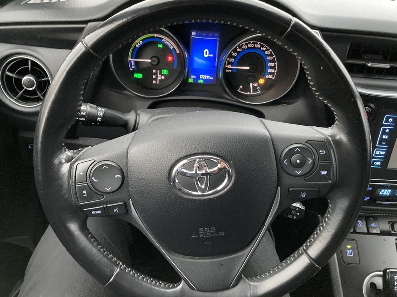 Toyota Auris vaihtoauto