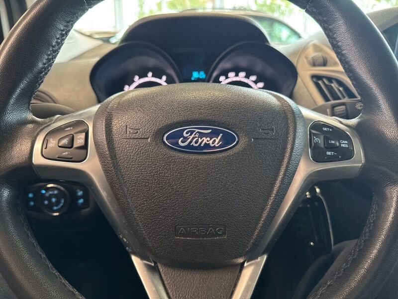 Ford Tourneo Courier vaihtoauto