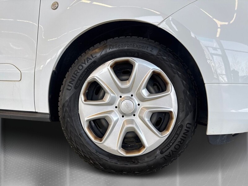 Ford Tourneo Courier vaihtoauto