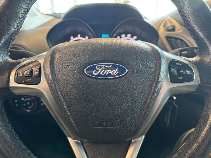 Ford Tourneo Courier vaihtoauto