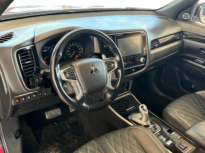Mitsubishi Outlander PHEV vaihtoauto