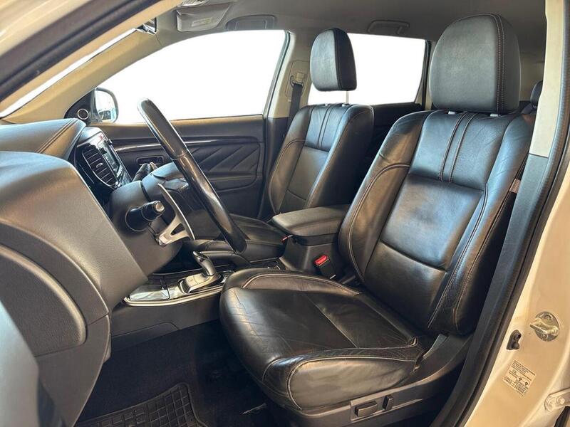 Mitsubishi Outlander PHEV vaihtoauto