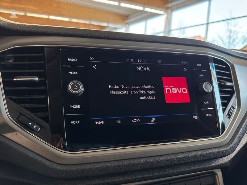 Volkswagen T-Roc vaihtoauto