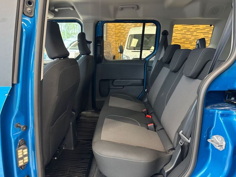 Ford Tourneo Courier vaihtoauto