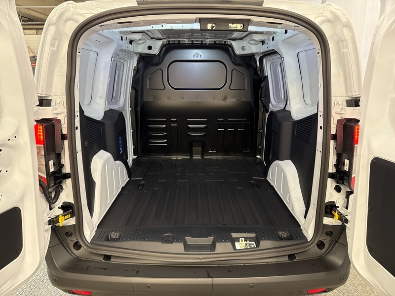 Ford Transit Courier vaihtoauto