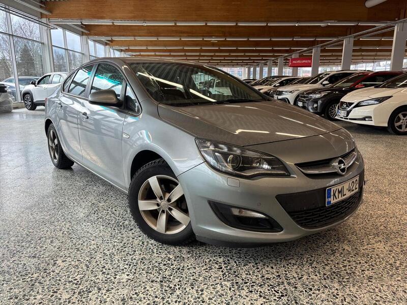 Opel Astra vaihtoauto