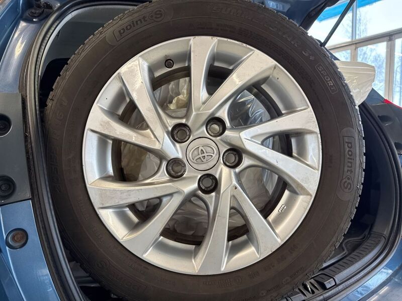 Toyota Auris vaihtoauto