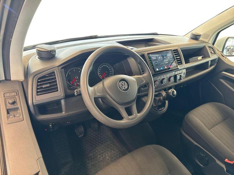 Volkswagen Caravelle vaihtoauto