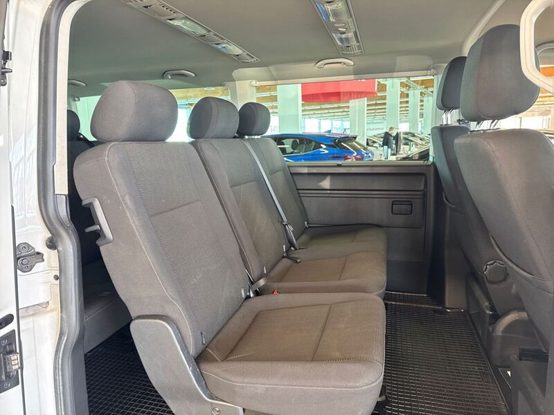 Volkswagen Caravelle vaihtoauto