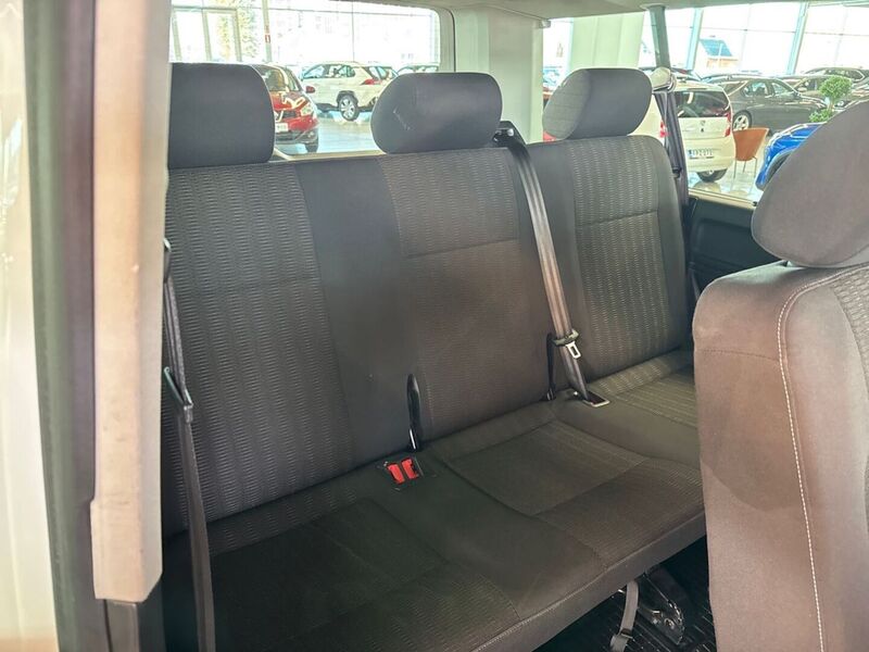 Volkswagen Caravelle vaihtoauto