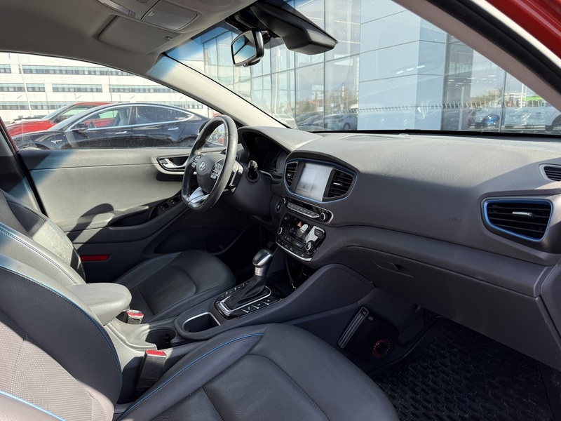 Hyundai IONIQ plug-in vaihtoauto