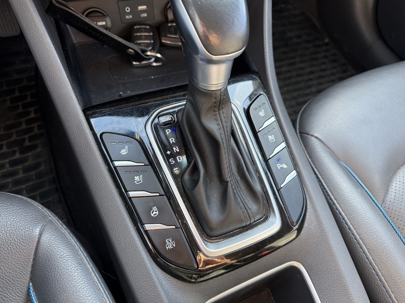 Hyundai IONIQ plug-in vaihtoauto