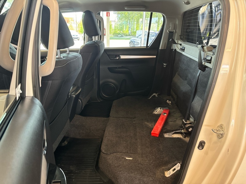 Toyota Hilux vaihtoauto