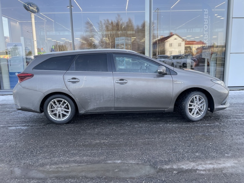 Toyota Auris vaihtoauto