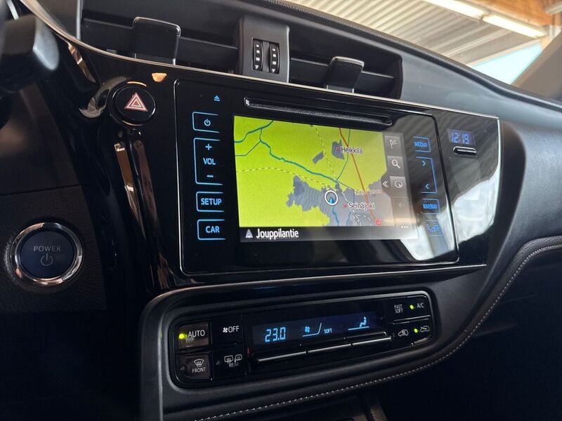 Toyota Auris vaihtoauto