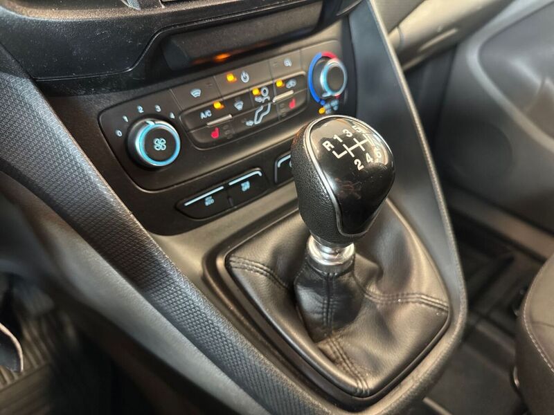 Ford Transit Connect vaihtoauto