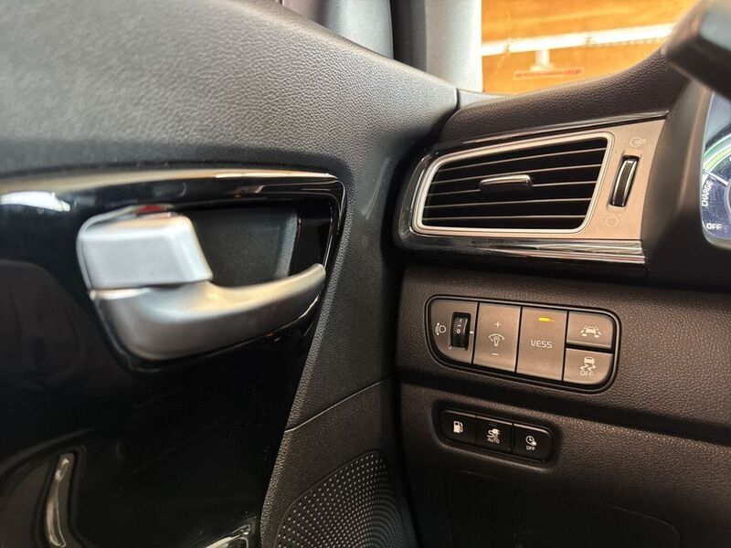 Kia Niro plug-in vaihtoauto